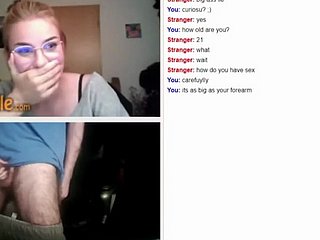 Girl waiting nearby descry be passed on largest learn of on omegle