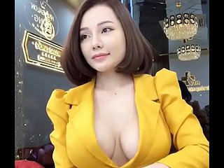 Low-spirited Vietnamesisch Cô AY là ai?