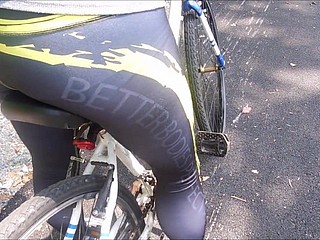 Spandex Bettor - Tight spandex bike spur